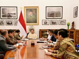 Presiden Prabowo Subianto saat memimpin Rapat terbatas bersama menteri kabinet merah putih (Foto: Setneg )