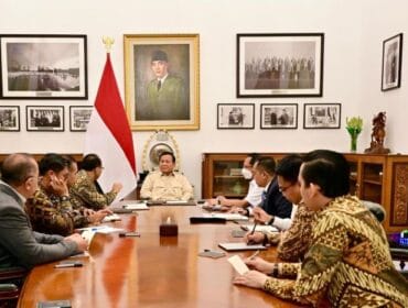 Presiden Prabowo Subianto saat memimpin Rapat terbatas bersama menteri kabinet merah putih (Foto: Setneg )