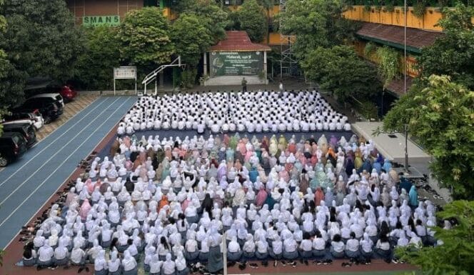 
					Para Siswa SMAN 5 Jakarta saat m,engikuti kegiatan pondok Ramadan  (Foto : PWI Jakpus)