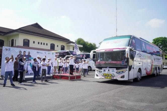 
Holding Perkebunan Nusantara III (Persero) melalui sub holding PT Perkebunan Nusantara IV PalmCo tahun ini kembali menggelar mudik gratis. (Foto : Ist)