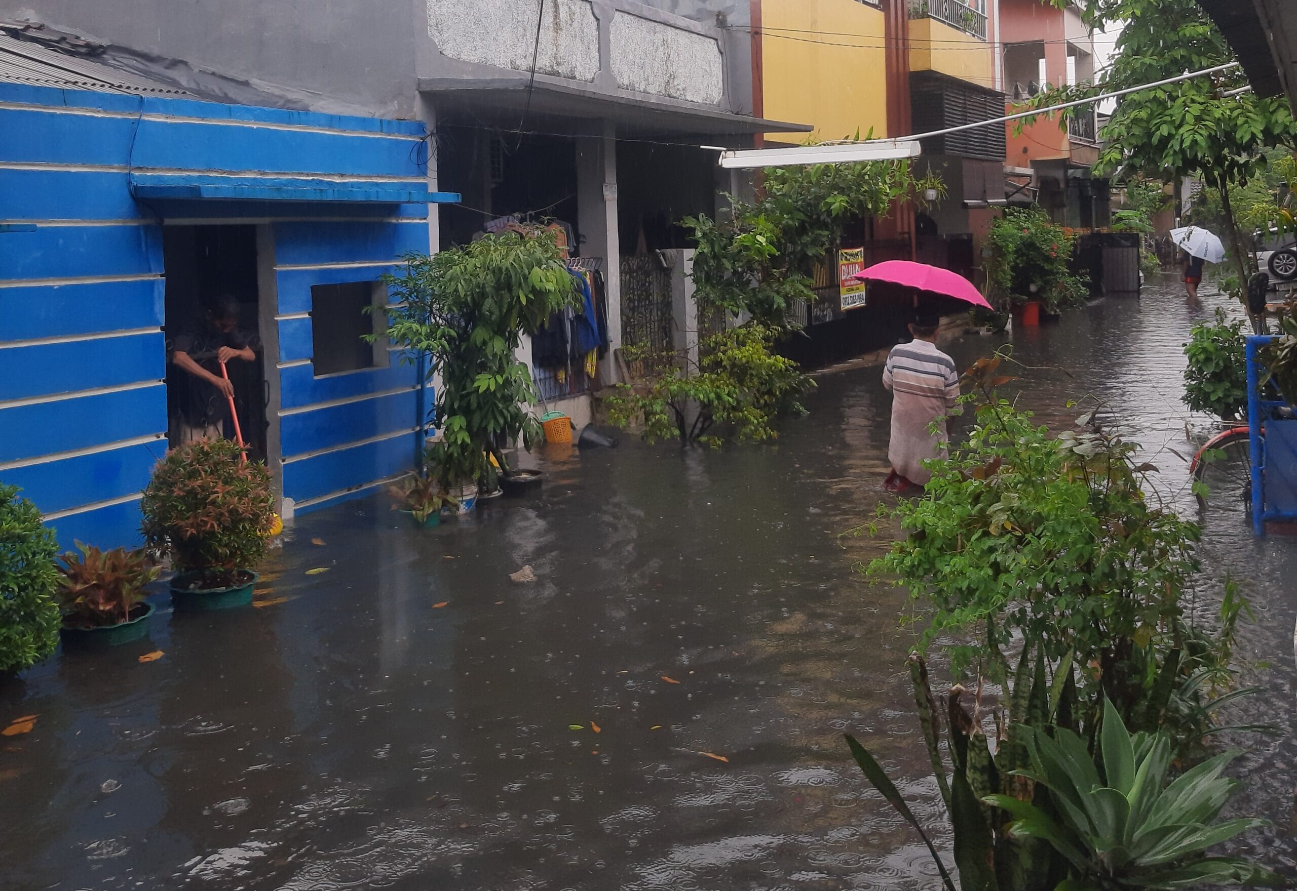 Situasi banjir di komplek Dasana Indah Kelurahan Bojong Nangka Kelapa Dua Tangerang (Foto: Dok jejaknarasi.id)