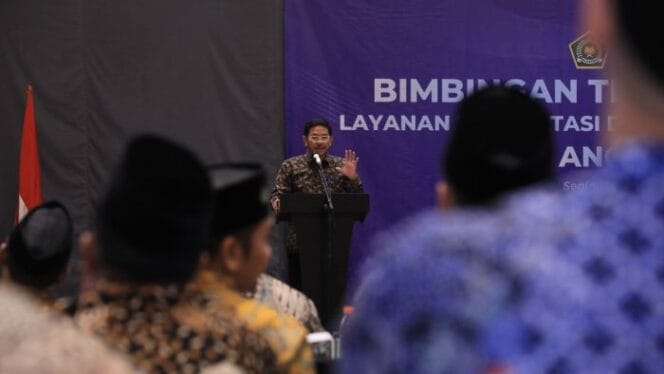 
					Direktur Jenderal Bimbingan Masyarakat Islam, Abu Rokhmad, saat memberikan arahan kepada peserta pelatihan (Foto L Kemenag)