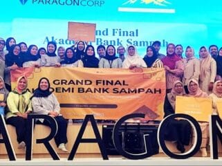 Para Finalis Akademi Bank Sampah 2025 saat foto bersama usai Grand Final . (Foto : Sirhan)