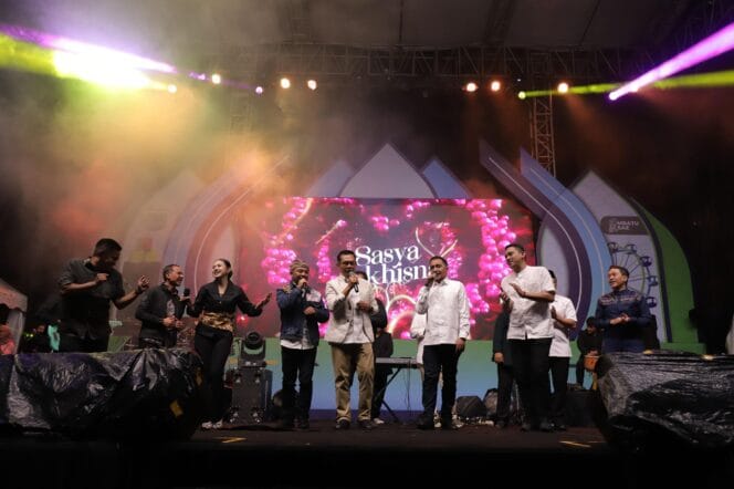 
					Wali Kota Batu saat hadiri halal bihalal bersama artis nasional (Foto: Humas Pemkot Batu)