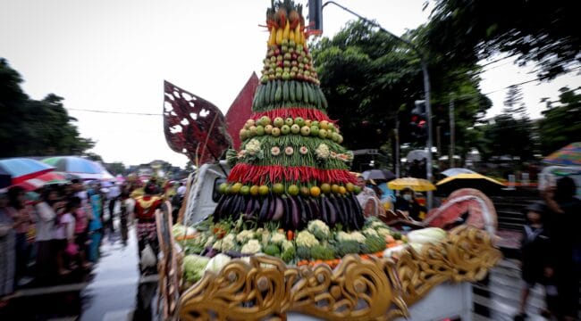 Pawai Budaya Pada Pagelaran Ketupat Syawal 1446H