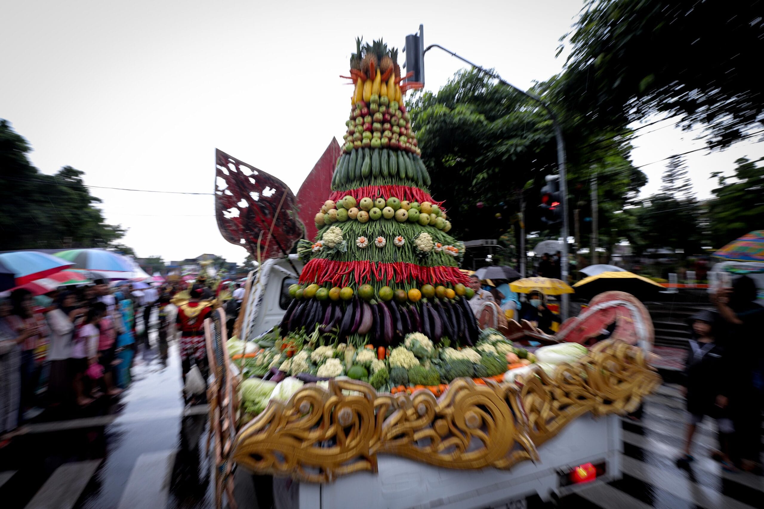Pawai Budaya Pada Pagelaran Ketupat Syawal 1446H