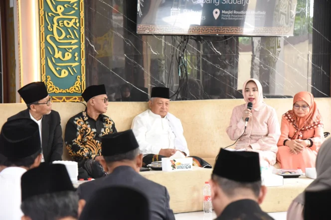 
					Wabup Sidoarjo meminta kepada para kiai untuk ikut mendoakan kebaikan bagi Kabupaten Sidoarjo (Foto: Humas Pemkab Sidoarjo)