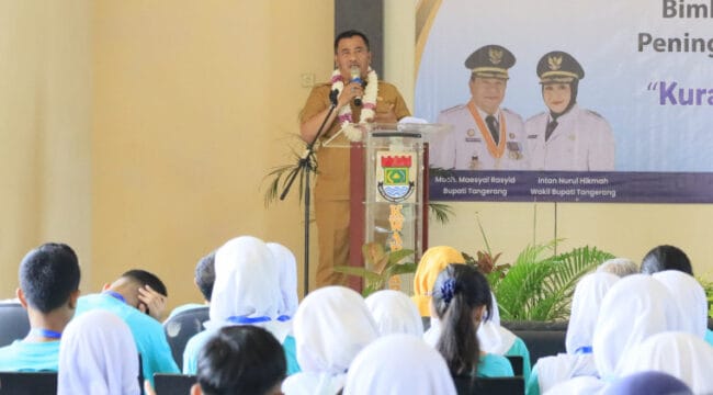Staf Ahli Bupati Bidang Kemasyarakatan dan Sumber Daya Manusia Kabupaten Tangerang, Achmad Kasori, mewakili Bupati Tangerang Moch Maesyal Rasyid. saat membuka Jambore Sanitasi 2025 (Foto : Diskominfo Kab.Tangerang)