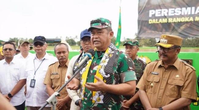 Kepala Staf Angkatan Darat (Kasad), Jenderal TNI Maruli Simanjuntak, M.Sc. saat meresmikan Sarana Pengairan .(Foto : Dispenad)