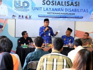 Wakil Wali Kota Tangerang, H. Maryono Hasan, saat  membuka Sosialisasi Unit Layanan Disabilitas (ULD) Bidang Ketenagakerjaan.
(Foto: Tangerang.co.id.