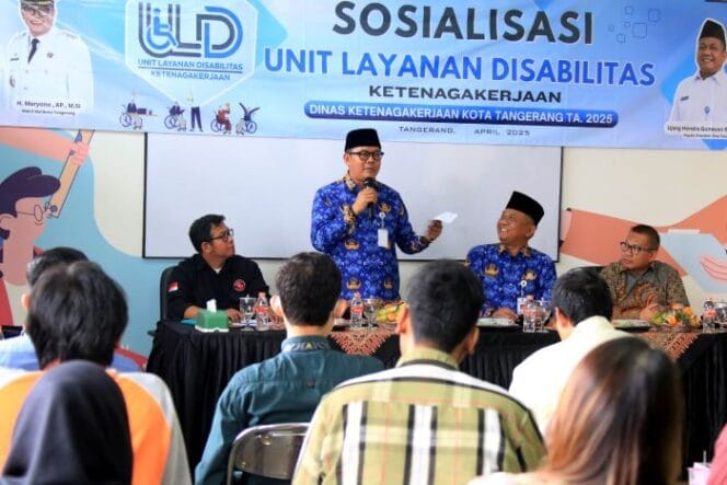 
Wakil Wali Kota Tangerang, H. Maryono Hasan, saat  membuka Sosialisasi Unit Layanan Disabilitas (ULD) Bidang Ketenagakerjaan.
(Foto: Tangerang.co.id.