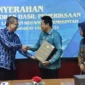 BPK Perwakilan Jawa Timur menyerahkan langsung LHP LKPD Tahun 2024 kepada Bupati Sidoarjo H. Subandi