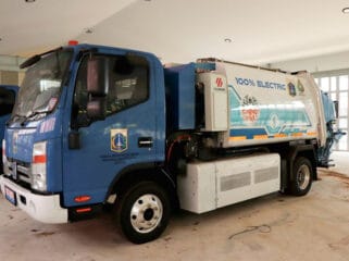 Truk Sampah bertenaga listrik yang diluncurkan Pemprov DKI Jakarta. (Foto : Beritajakarta)
