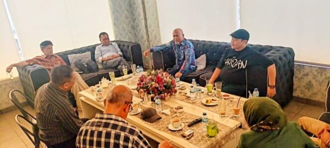 
					Jajaran Dewan Kehormatan PWI Pusat dan Ketua Umu PWIZulmansyah Sekedang saat bertemu dengan Kepolisian Polda Metro Jaya (Foto : PWI Pusat)