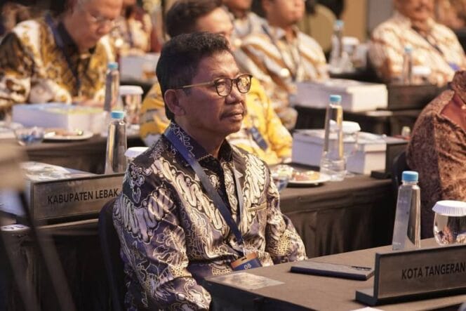 
					Wali Kota Tangerang Sachrudin  saat hadir dalam acara RUPS BJB (Foto : Tengerangkota.co.id)