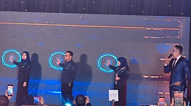 Jajaran Direksi PT Tanur Muthmainnah Tour saat meluncurkan aplikasi Tanur App.1.0 (Foto: Sirhan Sahri)