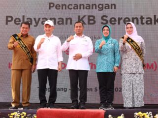 Bupati Tangerang bersama Wagub Banten Dampingi Menteri Kependudukan dan Pembangunan Keluarga / BKKBN tinjau SPPG di Tigaraksa (Foto: Kominfo Kab. Tangerang)
