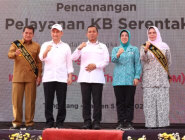 Bupati Tangerang bersama Wagub Banten Dampingi Menteri Kependudukan dan Pembangunan Keluarga / BKKBN tinjau SPPG di Tigaraksa (Foto: Kominfo Kab. Tangerang)