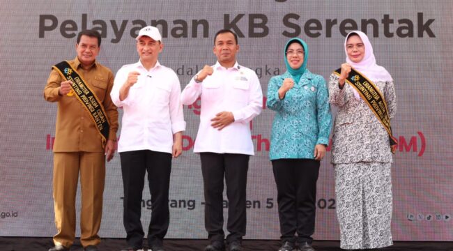 Bupati Tangerang bersama Wagub Banten Dampingi Menteri Kependudukan dan Pembangunan Keluarga / BKKBN tinjau SPPG di Tigaraksa (Foto: Kominfo Kab. Tangerang)