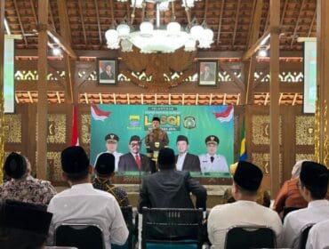 Ketua DPW LASQI Jabar, Dr. KH. Maman Imanulhaq saat memberikan sambutan dalam pelantikan pengurus DPD LASQI Kota Bandung (Foto : KITA)