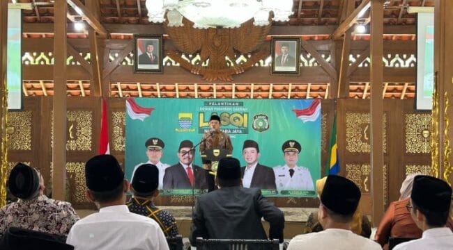Ketua DPW LASQI Jabar, Dr. KH. Maman Imanulhaq saat memberikan sambutan dalam pelantikan pengurus DPD LASQI Kota Bandung (Foto : KITA)
