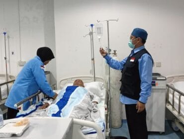 Layanan kesehatan di di Klinik Kesehatan Haji Indonesia (KKHI) Makkah  (Foto : Kemenag)