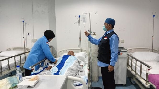 
					Layanan kesehatan di di Klinik Kesehatan Haji Indonesia (KKHI) Makkah  (Foto : Kemenag)