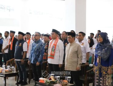 Wali Kota Jakarta Pusat Arifin Saat mendampingi Gubernur Jakarta Pramono Anung dalam Peluncuran Program Aktivasi Balai Rakyat (Foto : Diskominfotik Jakpus)