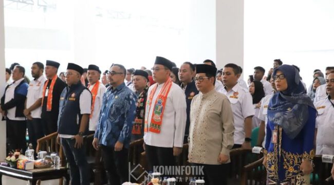 Wali Kota Jakarta Pusat Arifin Saat mendampingi Gubernur Jakarta Pramono Anung dalam Peluncuran Program Aktivasi Balai Rakyat (Foto : Diskominfotik Jakpus)
