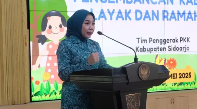 Ketua TP PKK Sidoarjo, dr. Hj. Sriantun Subandi saat membuka acara TP PKK bertajuk 