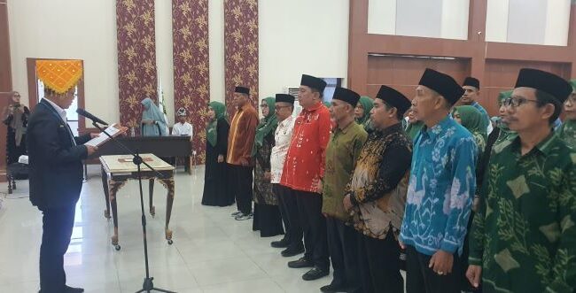Ketua DPP LASQI NJ, Dr. KH. Maman Imanulhaq saat melantik pengurus DPW  LASQI Nusantara Jaya Sulteng (Foto : KITA)