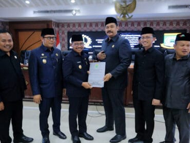 Pimpinan DPRD Kota Tangerang saat penyerahan LKPJ 2024 kepada Wali Kota Tangerang, Sachrudin (Foto: sekretariat DPRD Tangkot)