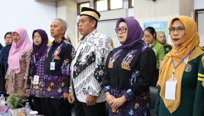 
					Wakil Bupati (Wabup) Tangerang Intan Nurul Hikmah  saat menghadiri HUT Ke-75 Ikatan Guru Taman Kanak-Kanak (IGTKI) PGRI, sekaligus membuka Workshop Kompetensi Guru TK di GSG Puspemkab Tangerang Tigaraksa,.
(Foto; Prokopim Kab Tangerang)