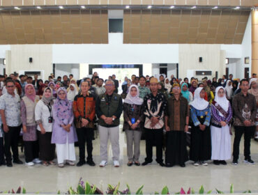 Ratusan guru saat foto bersama usai deklarasikan Gerakan Literasi Sekolah (Foto: Diskominfo Kab.Tangerang)
