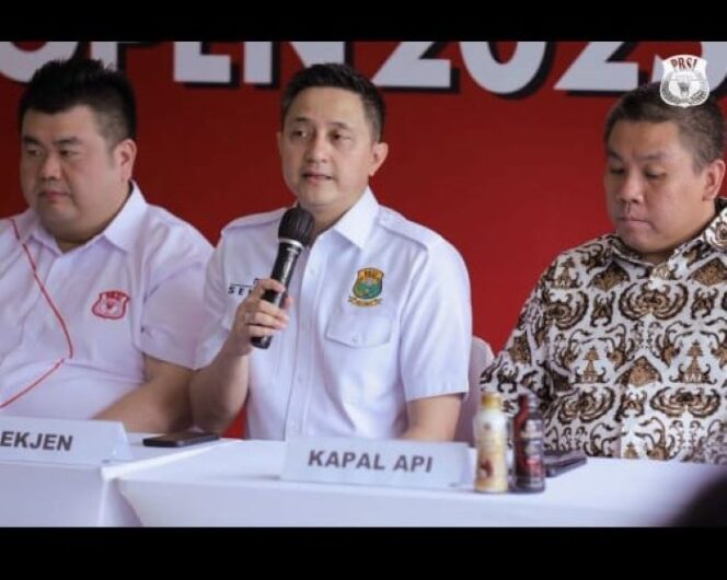 
					Sekretaris Jenderal PP PBSI Ricky Subagja saat memberikan keterangn dalam konferensi pers (Foto : PBSI)
