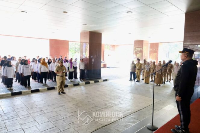 
Tingkatkan Pengelolaan Sampah, Wali Kota Jakpus Lepas 60 Orang BPS RW ke TPA Bantargebang