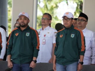 Wali Kota dan Wakil Wali Kota Batu hadir pada acara pengukuhan Atlet Pemkot Batu yang akan bertarung di ajang Pekan Olahraga (Porprov) Jawa Timur, Rabu (18/06/2025). (Foto: Diskominfo Kota Batu)