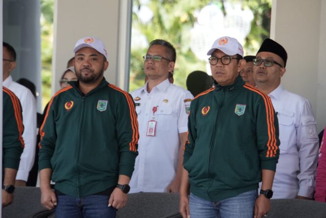 
					Wali Kota dan Wakil Wali Kota Batu hadir pada acara pengukuhan Atlet Pemkot Batu yang akan bertarung di ajang Pekan Olahraga (Porprov) Jawa Timur, Rabu (18/06/2025). (Foto: Diskominfo Kota Batu)