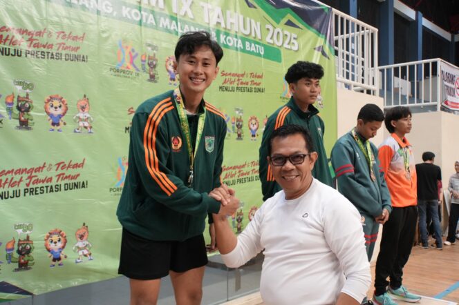 
Kota Batu Sukses Raih Medali Emas Pertama Dari Cabang Tenis Meja Tunggal Putra
