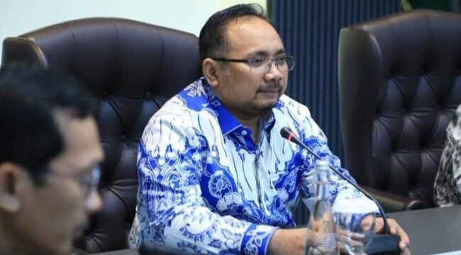Mantan Menteri Agama, Yaqut Cholil Qoumas saat memimpin rapat (Foto: 1st)