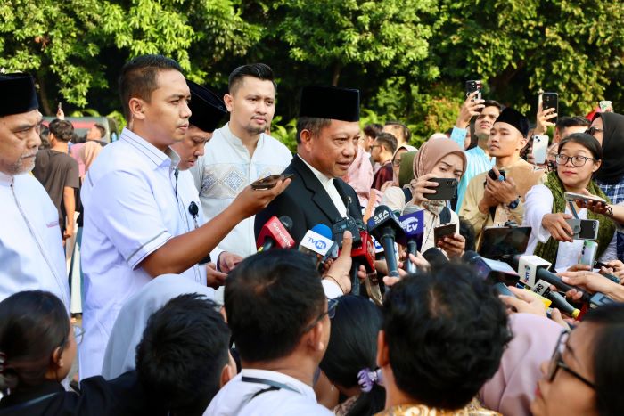 Menteri Dalam Negeri Tito Karnavian saat memberi keterangan kepada Awak Media usai salat Iduladha. (Foto : Puspen Kemendagri)