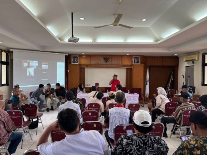 
Suasana Musyarawah dan pembentukan koperasi Merah  Putih Jakarta Pusat ( Foto: pusat.jakarta.go.id)