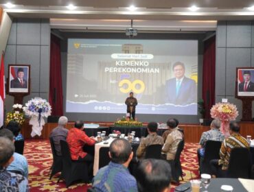 Menko Perekonomian Airlangga Hartarto saat meberikan sambutan dalam peringatan HUT ke 59 Kemenko Perekenomian ( Foto : Humas Kemenko Perekonomian)