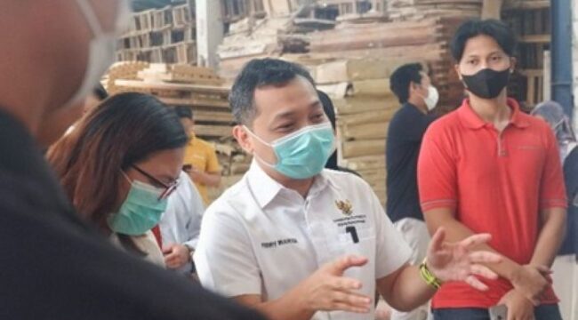  Deputi Bidang Koordinasi Pengelolaan dan Pengembangan Usaha Badan Usaha Milik Negara (BUMN) Ferry Irawan saat melakukan kunjungan kerja ke Kabupaten Jepara, Jawa Tengah. (Foto: Humas Kemenko Perekonomian)