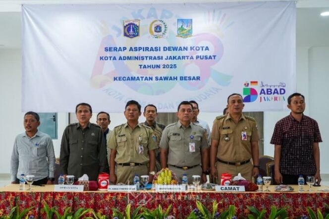 
Sekretaris Kota (Sekko) Administrasi Jakarta Pusat Jakarta Pusat Denny Ramdany saat menghadiri Serap Aspirasi Dewan Kota . (Foto : Kimifotik Pemkot Jakpus)