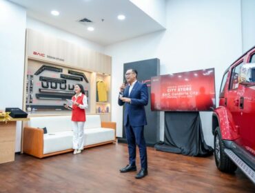 Chief Operating Officer BAIC Indonesia. Dhani Yahya saat memberikan sambutan dalam acara  perersmian dealer ke 12 BAIC Indonesia di Gandaria City.(Foto : Ist)