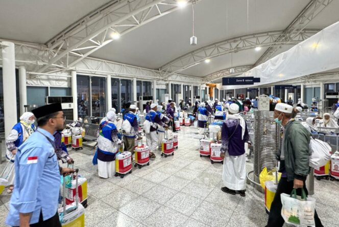 
					PPIH Kabarkan Kloter Terakhir Jemaah Haji Indonesia di Terbangkan dari Madinah
