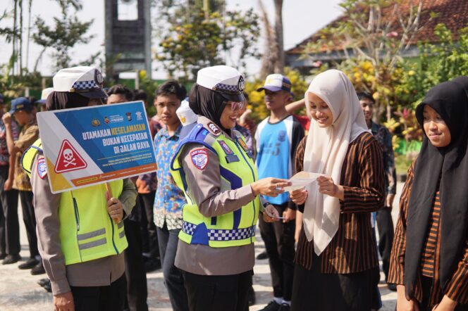 
					Operasi Patuh Semeru 2025 Polres Malang Dinilai Efektif Turunkan Angka Kecelakaan