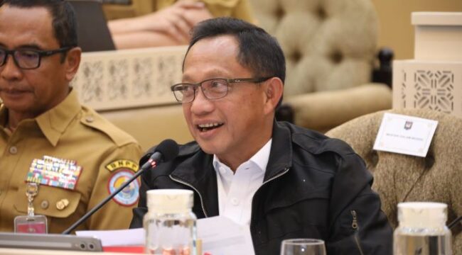 Mendagri Tito Karnavian saat menghadiri RDP bersama Komisi II DPR RI (Foto : Puspen Kemendagri)