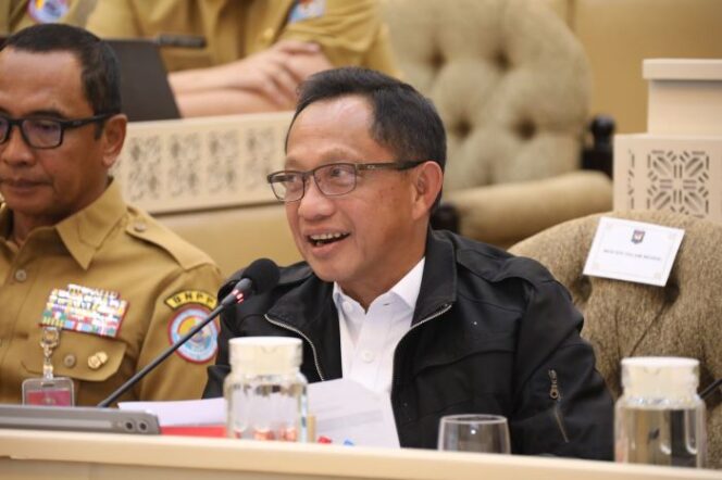 
					Mendagri Tito Karnavian saat menghadiri RDP bersama Komisi II DPR RI (Foto : Puspen Kemendagri)